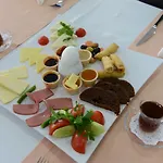 ホテル Zileli 3*